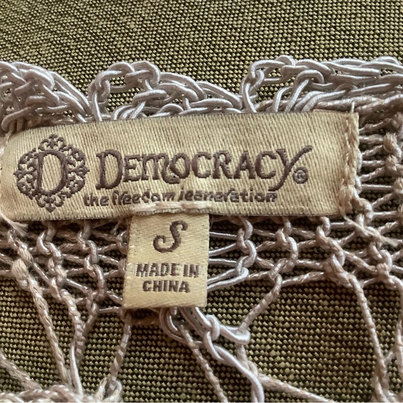 Democracy light weight overblouse in size S. - Picture 5 of 5